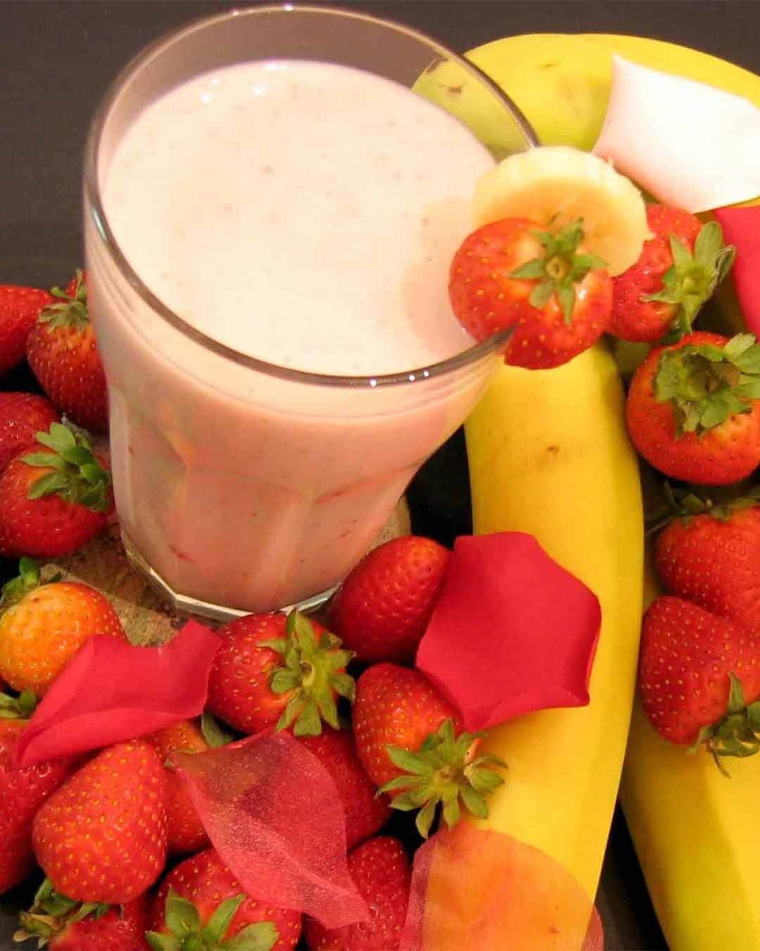 STRAWBERRY BANANA SMOOTHIE RECIPE